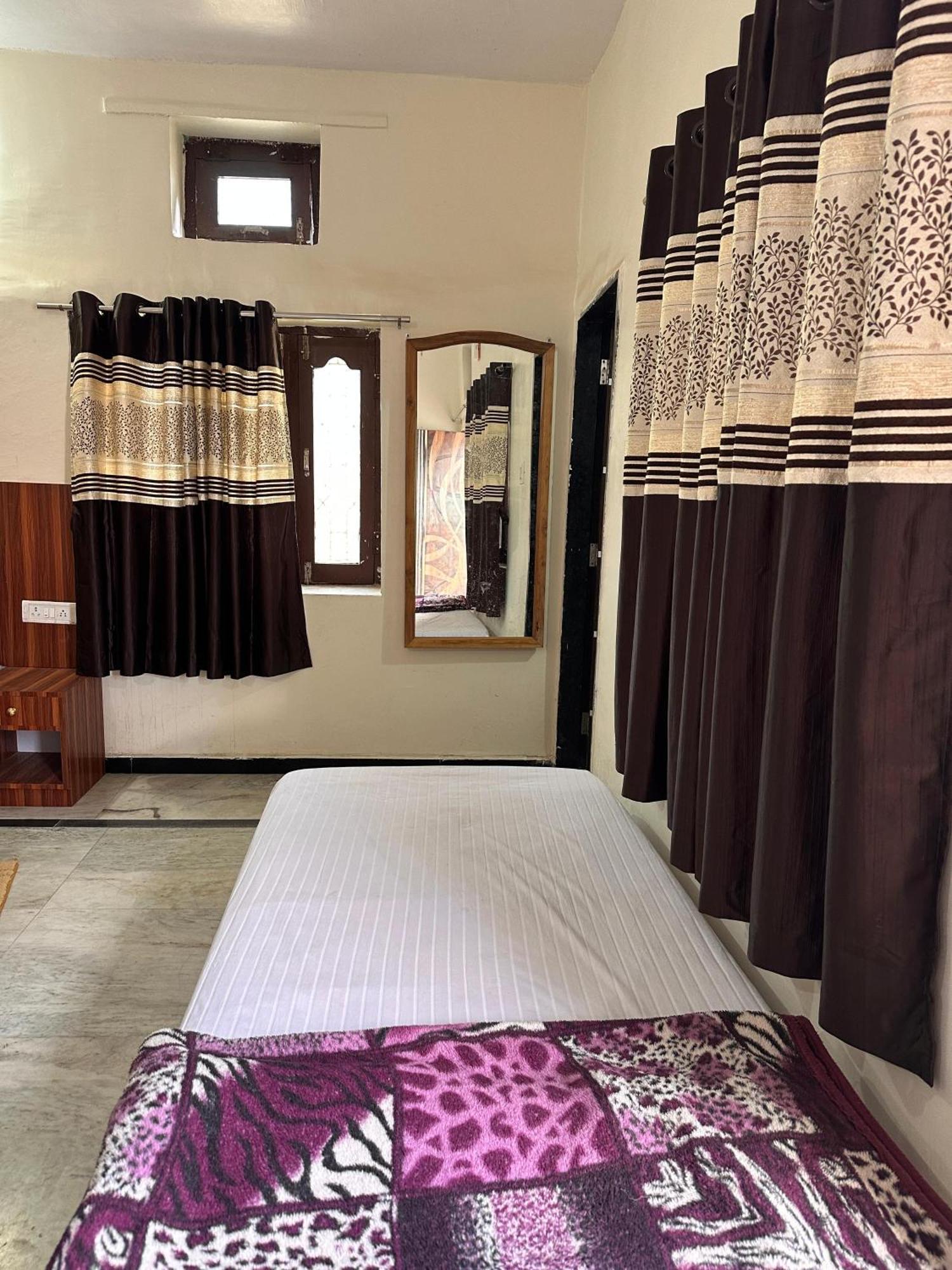 Laxmanji Villas Mount Abu Buitenkant foto